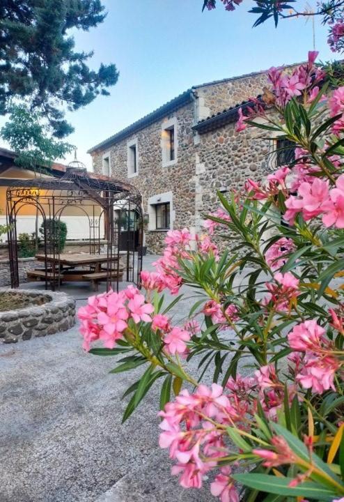 Hôtel du cros d'Auzon Saint-Maurice-dʼArdèche Exterior foto